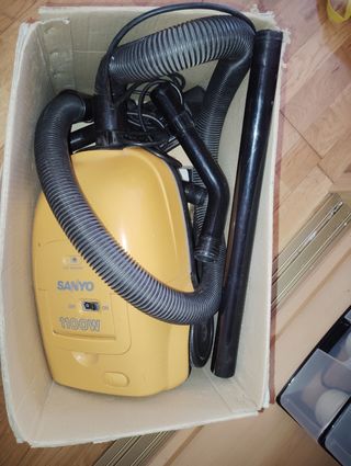Aspirador Sanyo SC-36A 1100W