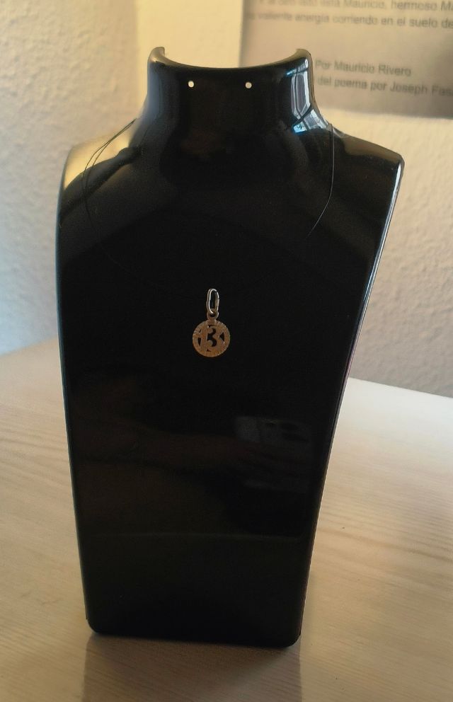 Amuleto del Núm 13 plata - pequeño