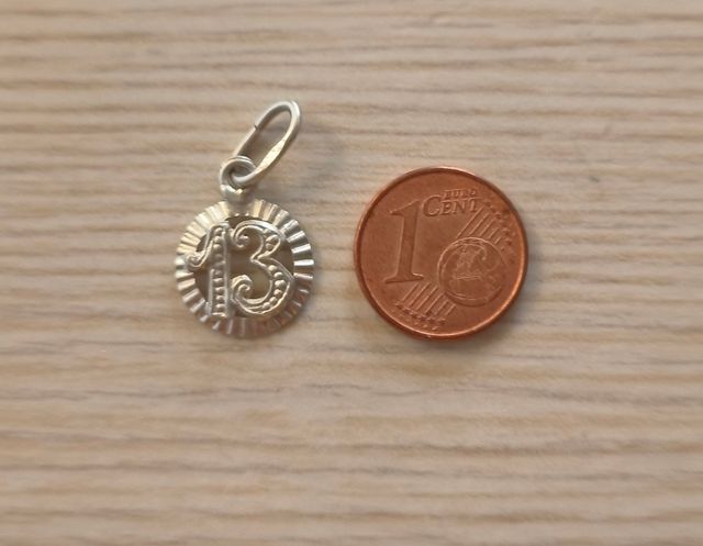Amuleto del Núm 13 plata - pequeño