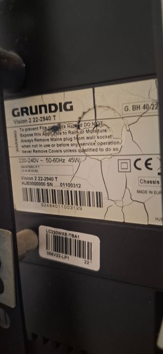 TV Grundig 22" negra