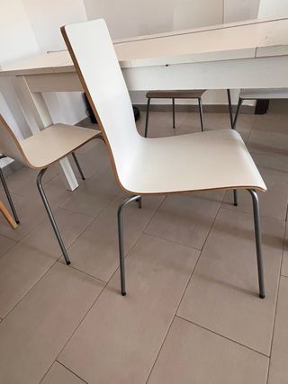 Mesa extensible IKEA blanca + 4 sillas