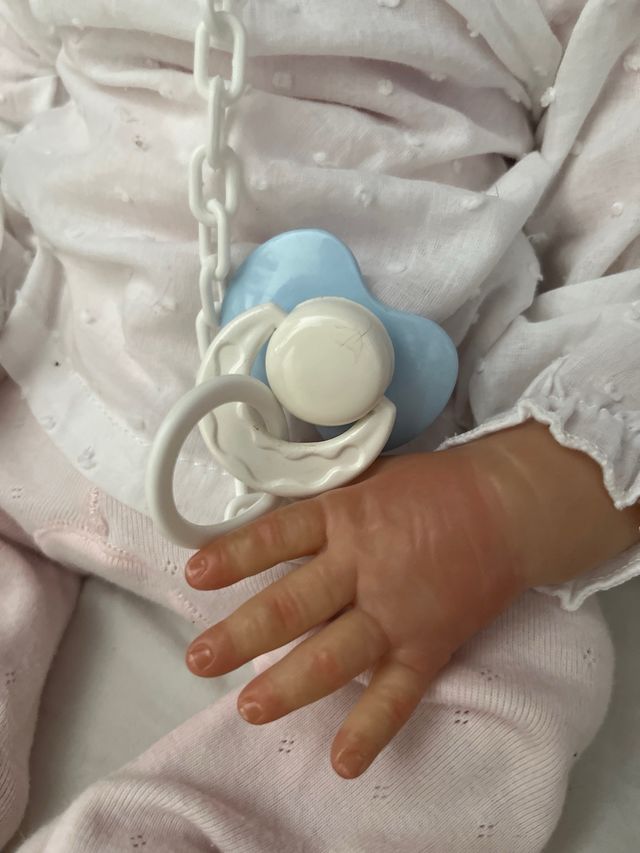 Bebé Reborn pintada a mano