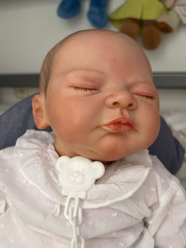 Bebé Reborn pintada a mano