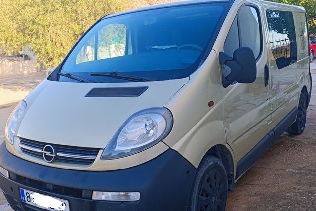 Opel Vivaro 2006