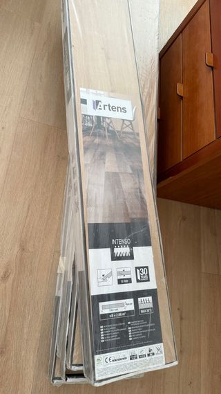 Suelo laminado INTENSO 8mm - 2,06m2