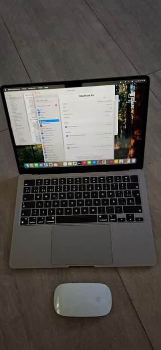 MacBook Air M2 - Plata
42 ciclos de carga