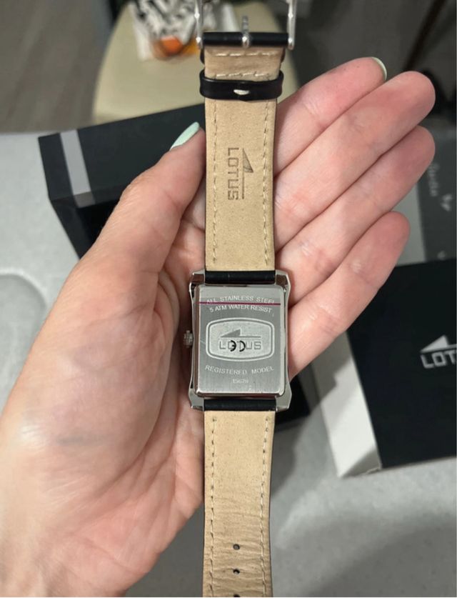 Reloj Lotus -  Negro y Plata