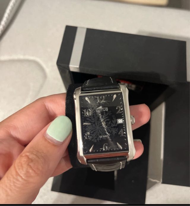 Reloj Lotus -  Negro y Plata