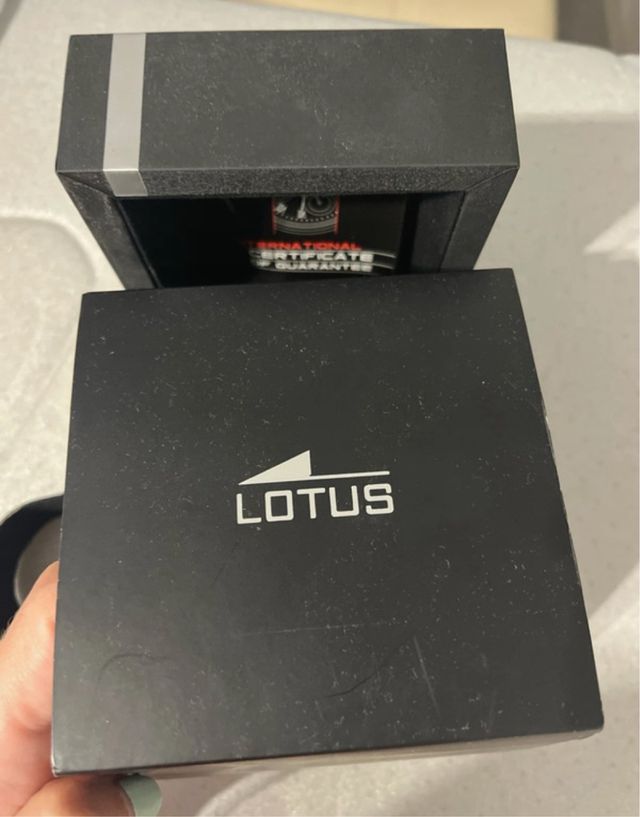Reloj Lotus -  Negro y Plata