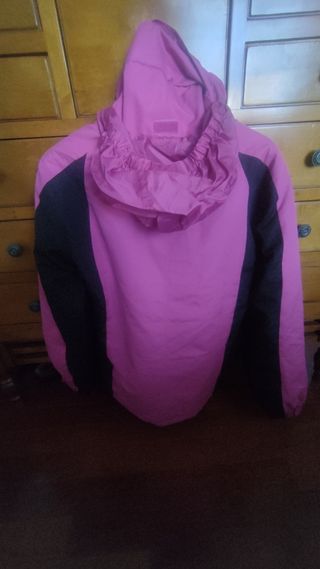 Abrigo deportivo rosa y negro - Talla S
