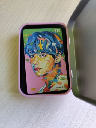 Caja metal BTS + lentes Persona