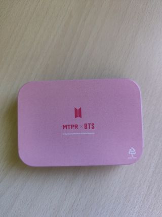 Caja metal BTS + lentes Persona