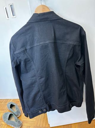 Chaqueta vaquera Levi's negra, talla M