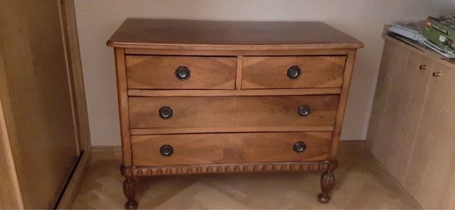 Cómoda Vintage de Madera