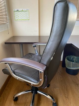 Escritorio madera marrón