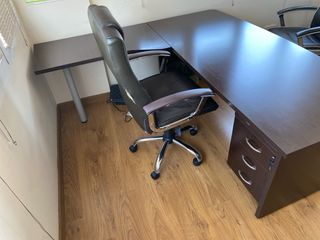 Escritorio madera marrón