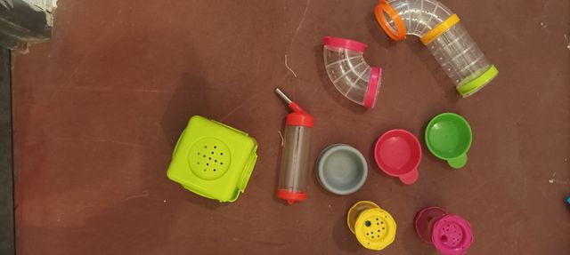 Acessórios para hamster: Gaiola, bebedouros, etc.