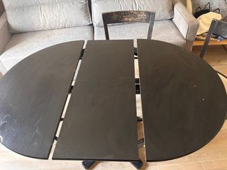 Urge Mesa redonda extensible negra y sillas