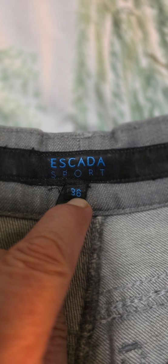 Pantalones vaqueros grises Escada talla 36/38