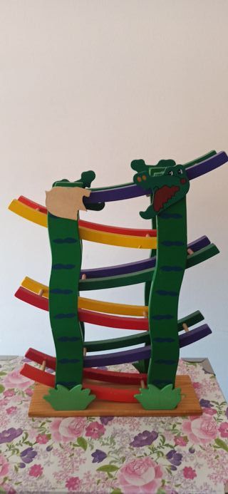 Pista - tobogan de coches de madera