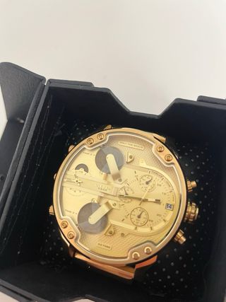 Reloj Diesel dorado