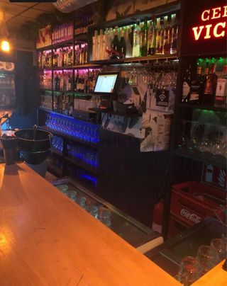 Bar con licenciade musica en vivo - Sevilla centro