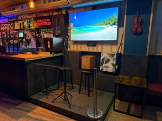 Bar con licenciade musica en vivo - Sevilla centro