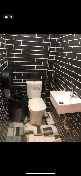 Bar con licenciade musica en vivo - Sevilla centro