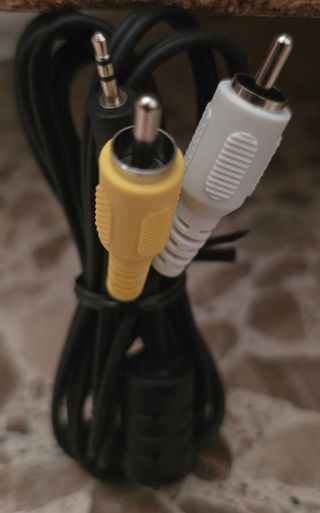 Cable AV con conectores RCA
