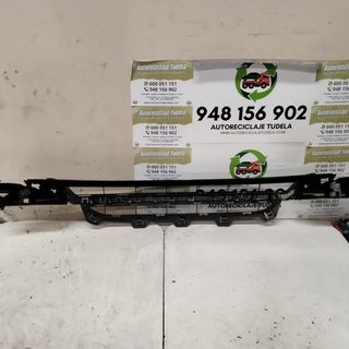 REJILLA CENTRAL PARACHOQUES CENTRAL BMW SERIE 1