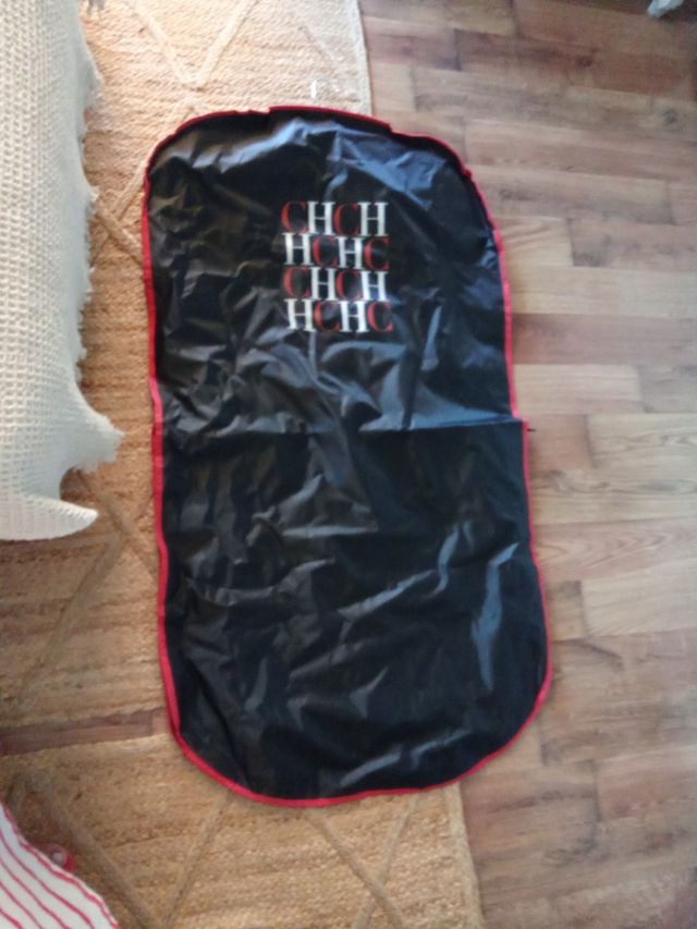 Funda viaje Carolina Herrera - Negra/Roja