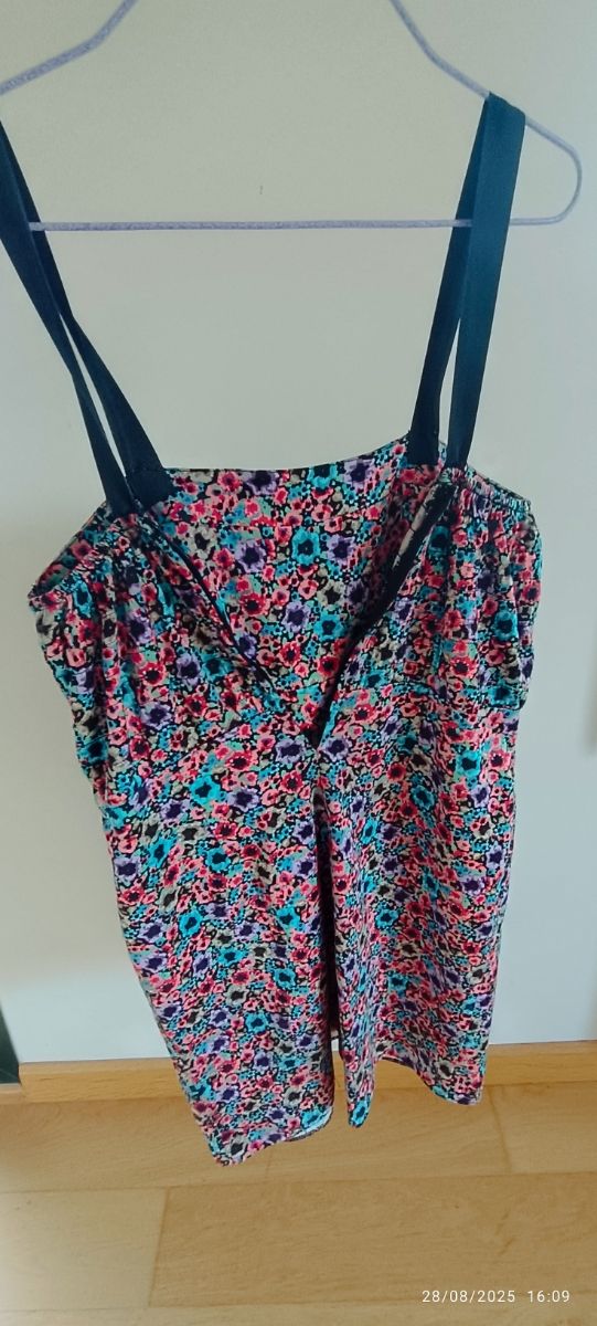 Dos vestidos .Talla 36/38