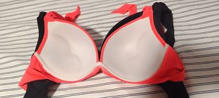 Bikini naranja fluorescente 
