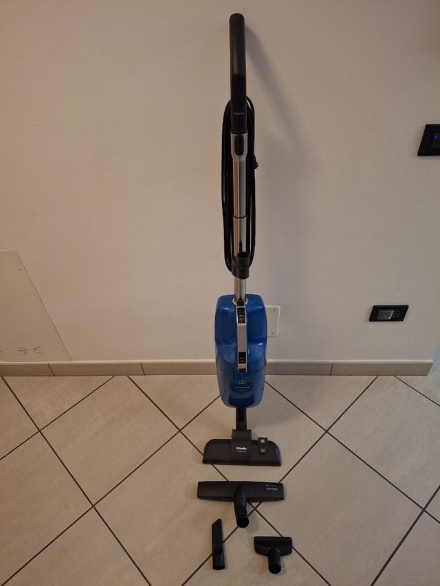 Miele Parkett - Scopa Elettrica