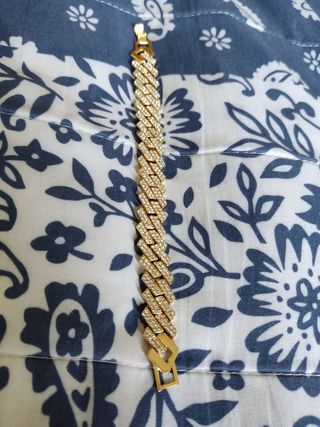 Pulsera de Lujo con replicas exactas de diamantes.