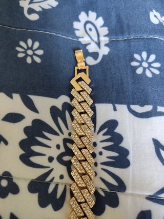Pulsera de Lujo con replicas exactas de diamantes.