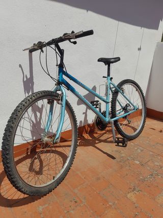 Bicicleta montaña azul