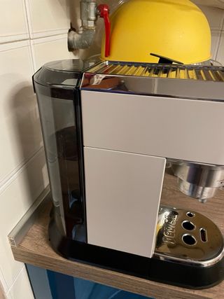 macchina caffe espresso DeLonghi Dedica