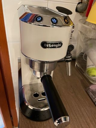 macchina caffe espresso DeLonghi Dedica