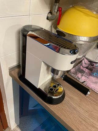macchina caffe espresso DeLonghi Dedica