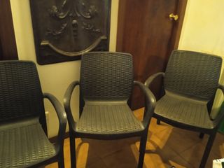 Gran oferta: 3 Sillones plástico rígido 