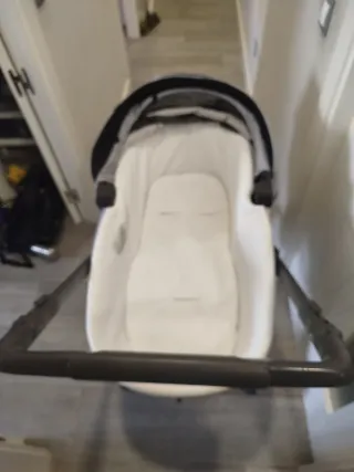 Mini Cuna Chicco  y carro capazo con silla paseo