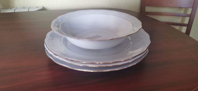 Vajilla porcelana blanca filo oro - 12 cubiertos