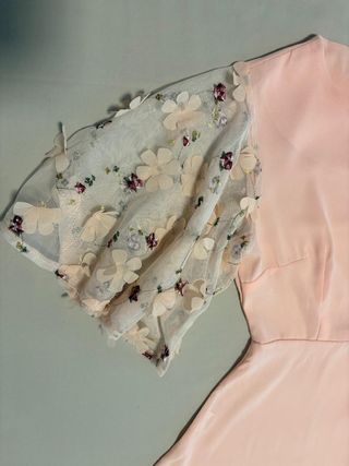 Blusa rosa elegante fiori