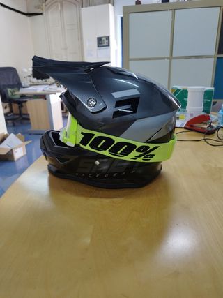 Casco Enduro 100% - Negro