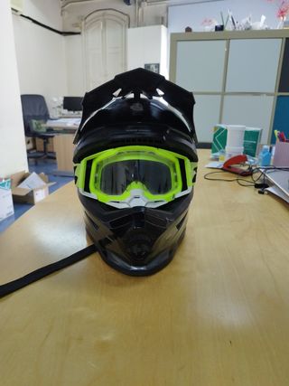 Casco Enduro 100% - Negro