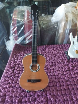 (Nuevas) Miniaturas Guitarras, Bajos (Decoracion)