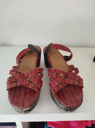 Sandalias rojas Giossepo