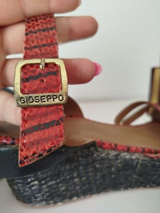 Sandalias rojas Giossepo