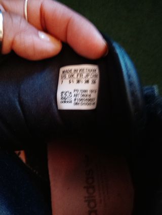 Zapatillas Adidas altas, talla 7 US